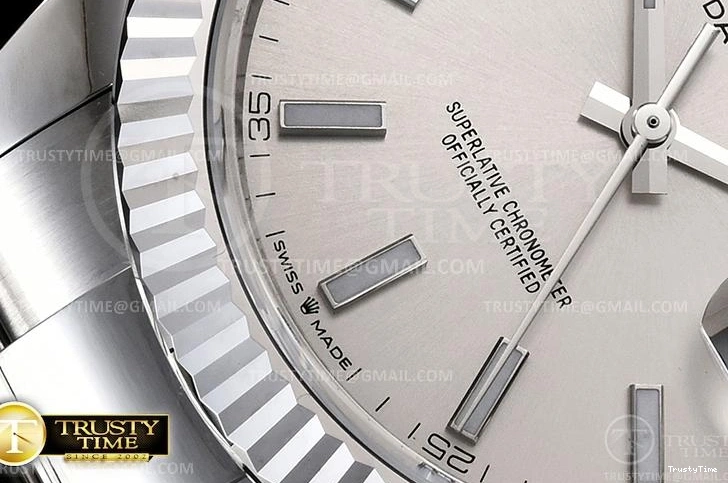 1102 ComfortFit R2DJ0257A – DJ2 41mm 658